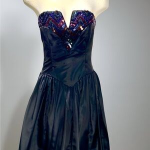 Chic Strapless Black Dress with Sequin Detail